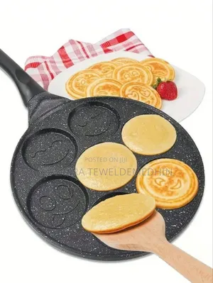  Momcoc Smiley Face Non Stick Pancake Pan