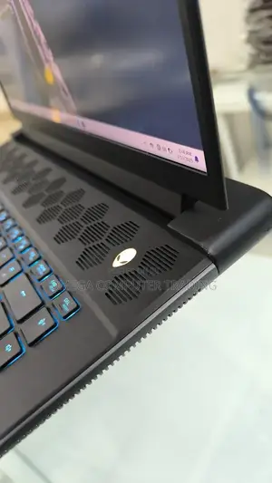 New Laptop Alienware M15 r3 32GB Intel Core i9 SSD 1T