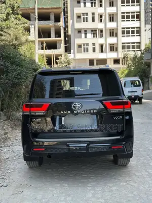 Toyota Land Cruiser 2023 Black