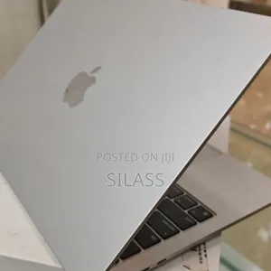 New Laptop Apple MacBook Air 2022 M2 8GB Apple M2 SSD 256GB