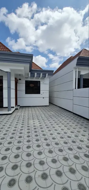 5bdrm Villa in Bole for sale