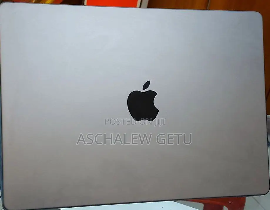 New Laptop Apple MacBook Pro M1 18GB Intel Core I5 SSD 512GB