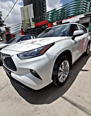 New Toyota Highlander Hybrid 2024 White
