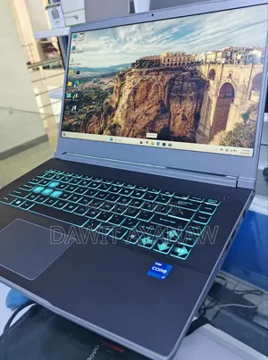 New Laptop MSI 16GB Intel Core I7 SSD 512GB