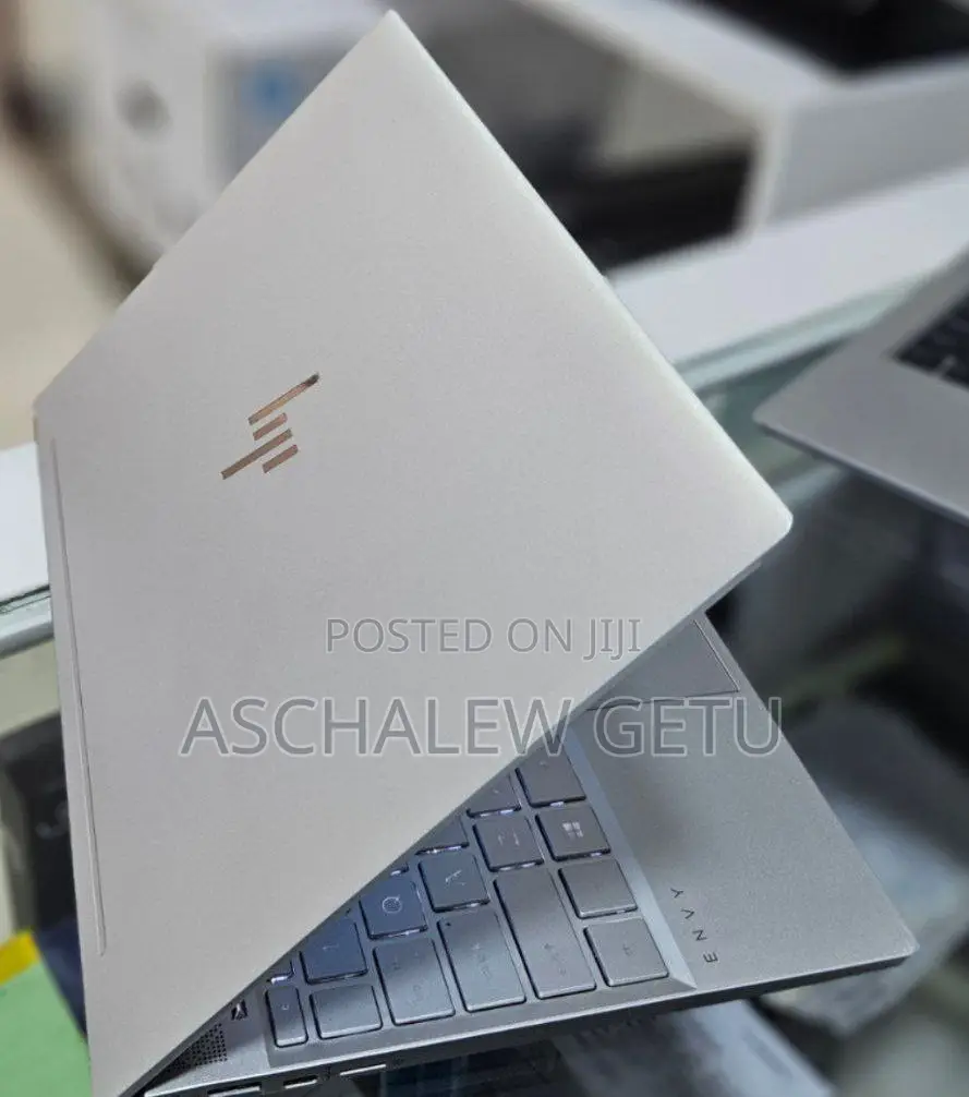 New Laptop HP Envy X360 8GB Intel Core I5 SSD 512GB
