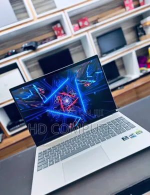 New Laptop HP Pavilion 17 16GB Intel Core I7 SSD 1T