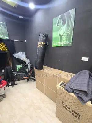 በቤቶ ቦክስ መስራት የሚችሉበት Reebok Punching Bag