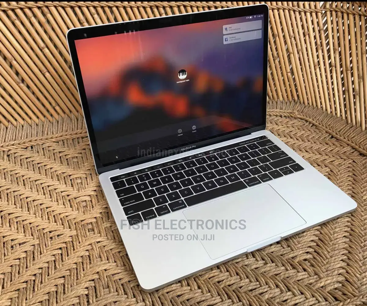 Laptop Apple MacBook Pro 2017 8GB Intel Core I5 SSD 256GB