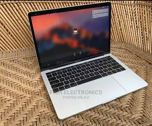 Laptop Apple MacBook Pro 2017 8GB Intel Core I5 SSD 256GB