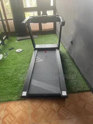 Adidas T23 የቤት መሮጫ ማሽን