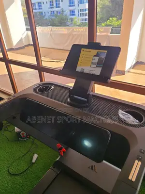 በቤቶ ጤንነቶን የሚጠብቁበት ዘመናዊ Adidas T23 የመሮጫ ማሽን