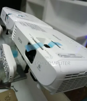 Epson Eb-S05 Have Remote and Bag With Discount