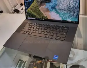 New Laptop Dell XPS 15 16GB Intel Core i7 SSD 2T