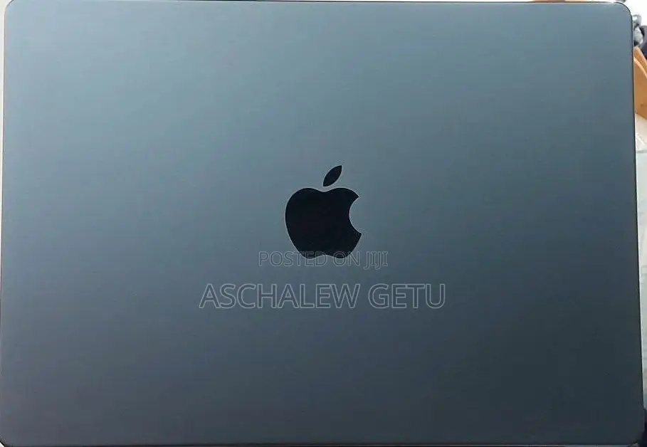New Laptop Apple MacBook Pro 2019 18GB Intel Core I9 SSD 512GB