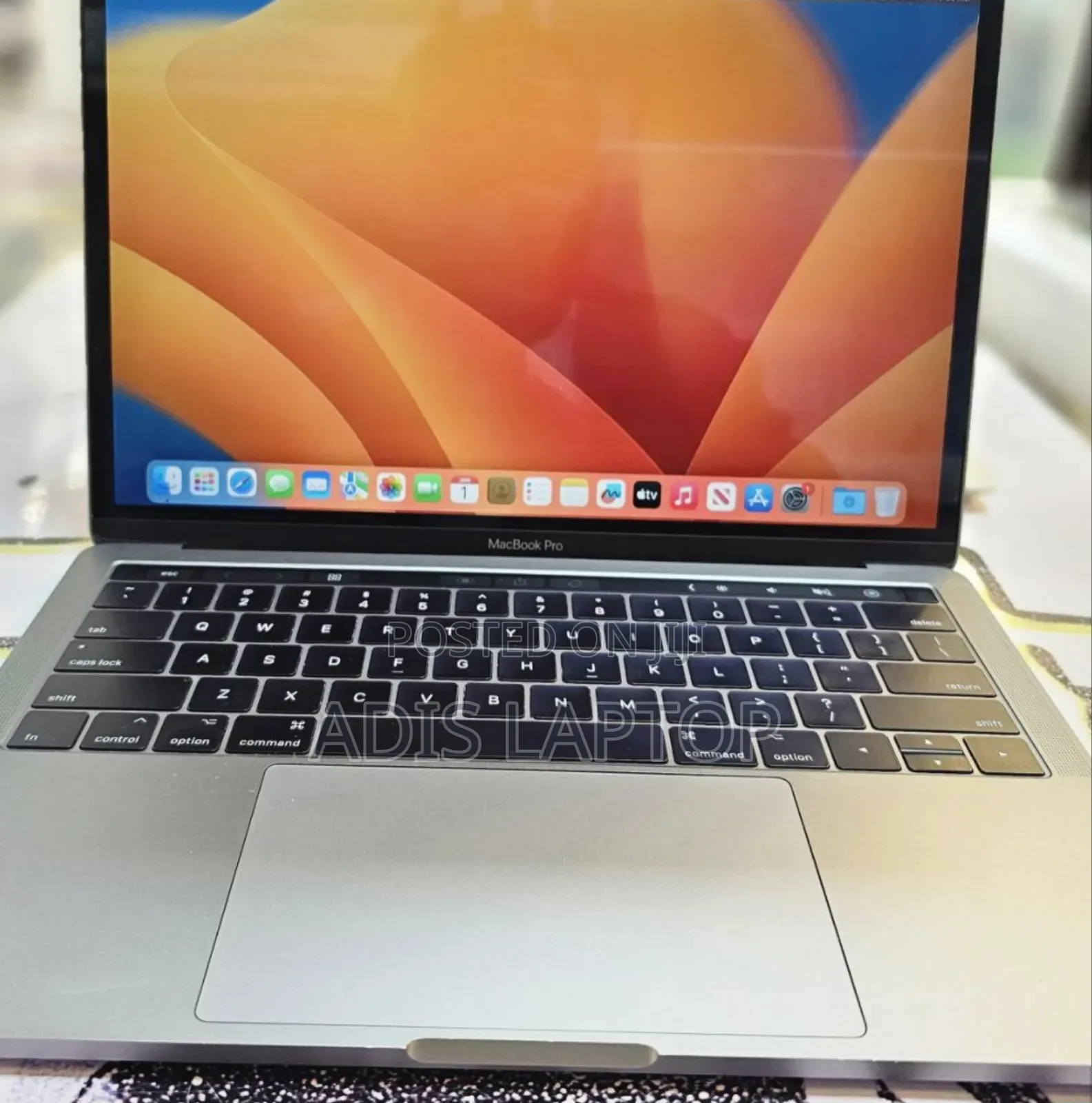New Laptop Apple MacBook Pro 2017 16GB Intel Core I7 SSD 512GB