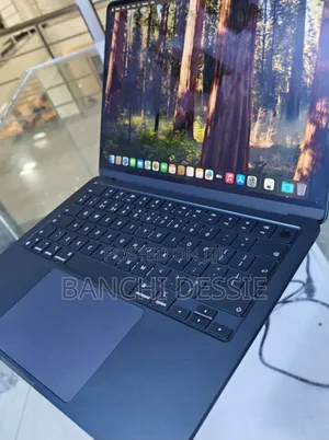New Laptop Apple MacBook Air 2024 M3 13-Inch 8GB Apple M3 SSD 256GB
