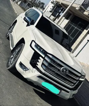 Toyota Land Cruiser 3.5 V6 2022 White