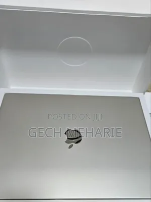 New Laptop Apple MacBook Air 2023 M2 8GB Apple M2 SSD 256GB
