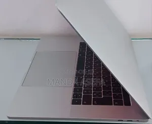 New Laptop Apple MacBook Pro 2017 16GB Intel Core I7 SSD 1T