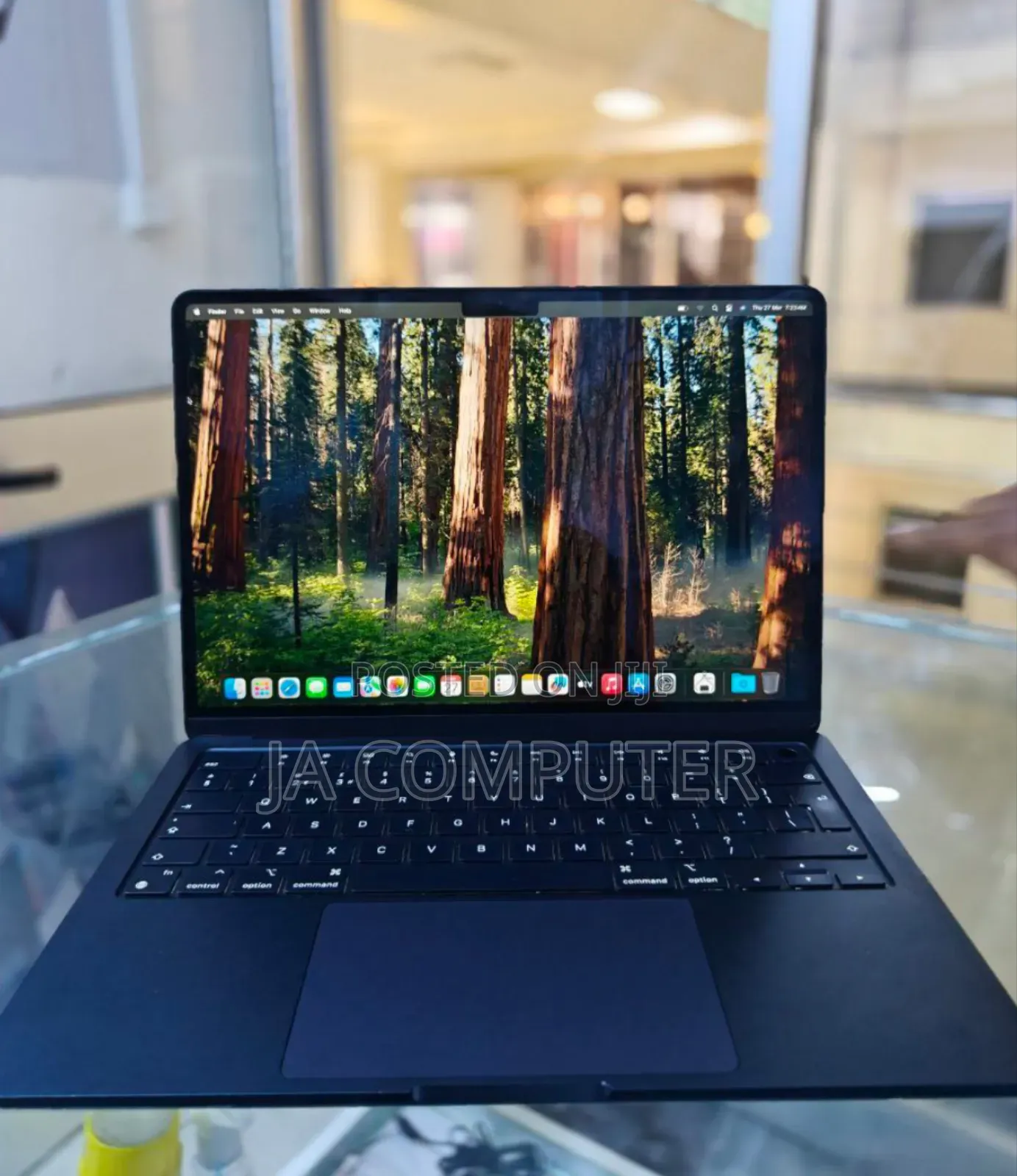 New Laptop Apple MacBook Air 2024 M3 13-Inch 8GB Apple M3 SSD 256GB