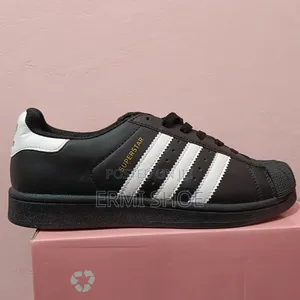 Adidas Superstar