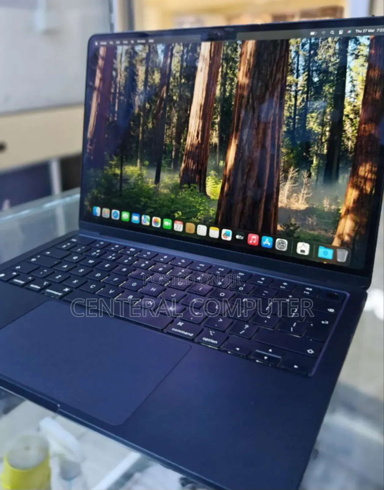 New Laptop Apple MacBook Air 2023 M2 8GB Apple M3 SSD 256GB