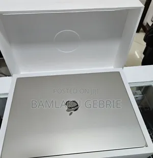 New Laptop Apple MacBook Pro 2023 M2 8GB Apple M2 SSD 256GB