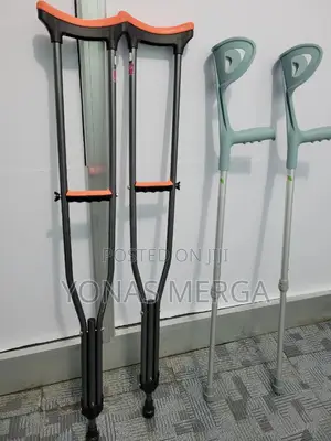 Crutches_people Who Cannot Use Their Legs to Transfer Weight