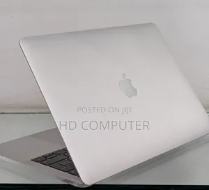New Laptop Apple MacBook Pro 2017 8GB Intel Core I5 SSD 256GB