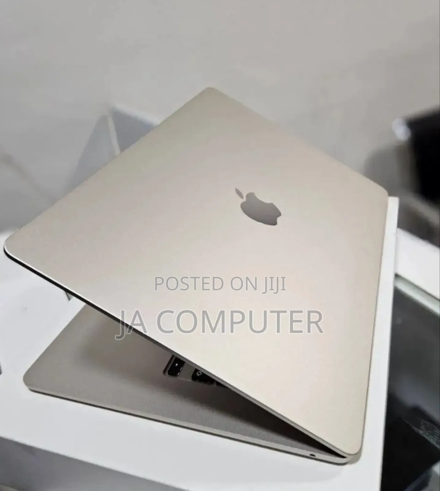 New Laptop Apple MacBook Air 2023 M2 8GB Apple M2 SSD 256GB
