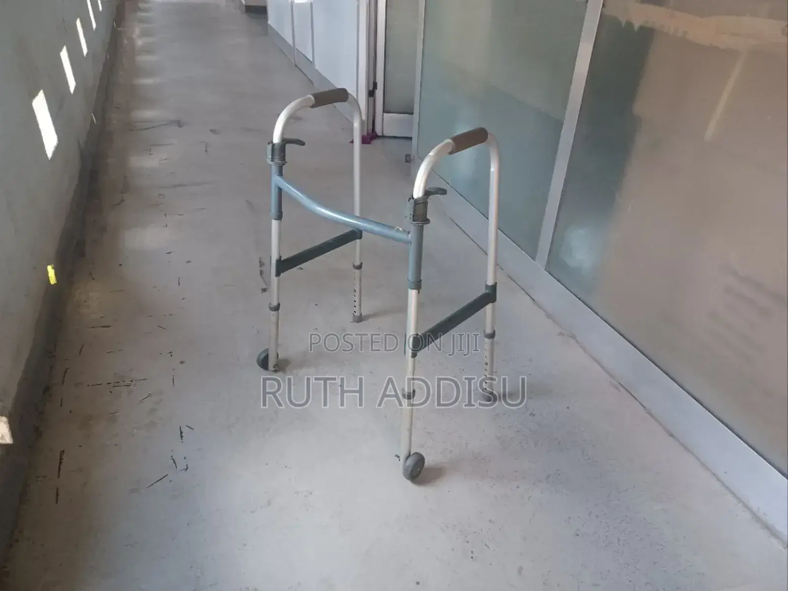 ዩዝድ Walker Medical12medical Walker44medical Walker32walker
