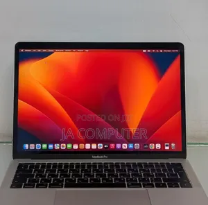 New Laptop Apple MacBook Pro 2017 8GB Intel Core I5 SSD 256GB