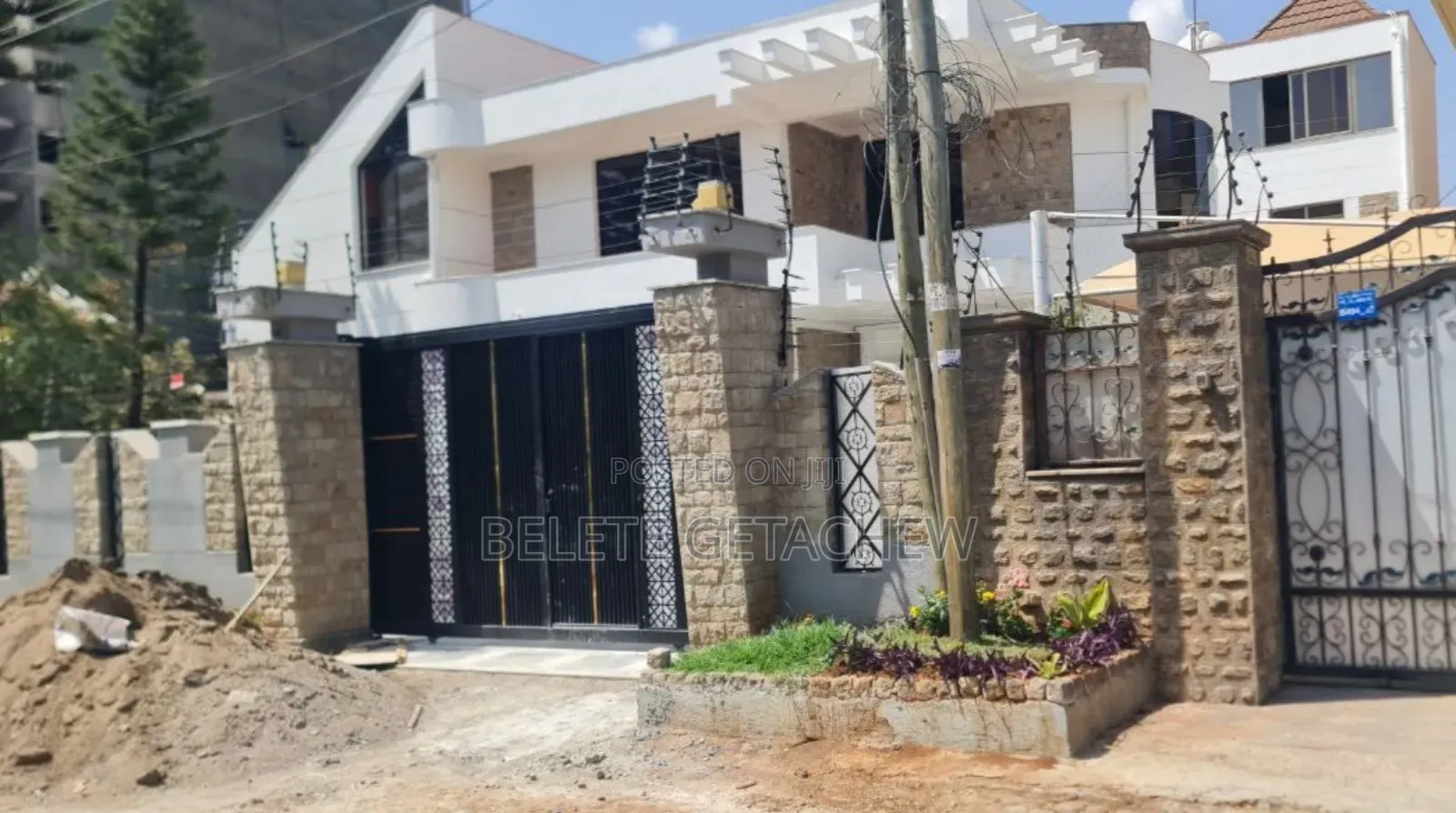 8bdrm House in Ayat Zone, G+1, Bole for sale