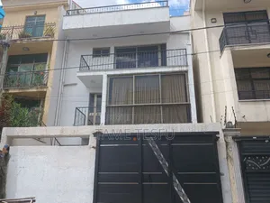 6bdrm House in Hayat Compound, Bole for sale