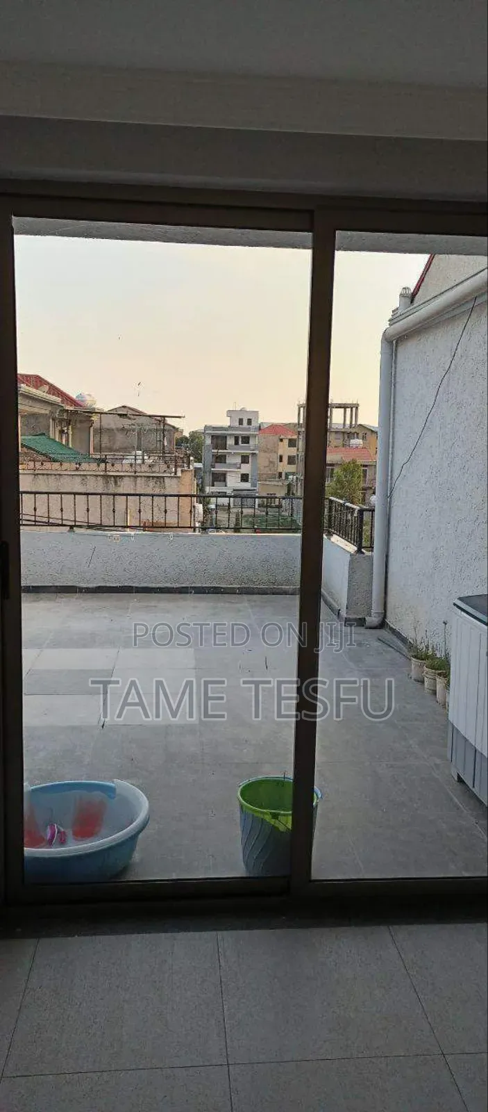 6bdrm House in Hayat Compound, Bole for sale