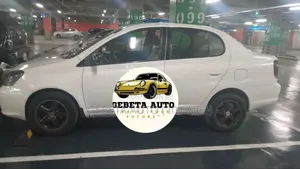 Toyota Platz 2001 White