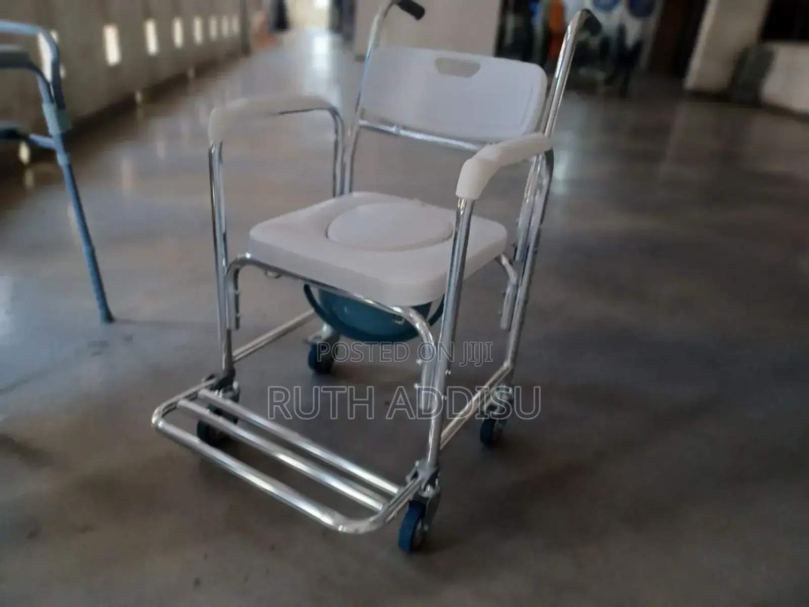Commode Four Wheel14mini Wheel Commode Chair43toilet Chair