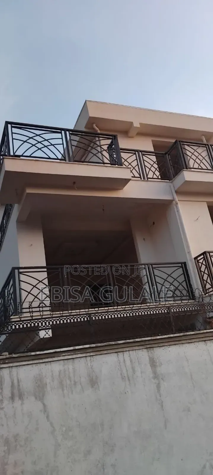 5bdrm Apartment in Mamite, Yeka for sale