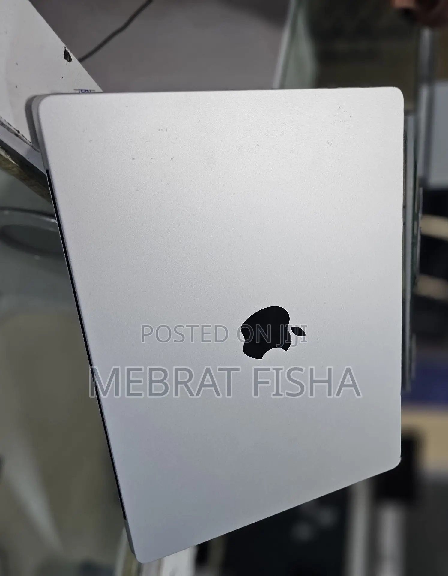 New Laptop Apple MacBook Pro 8GB Apple M3 SSD 512GB