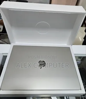New Laptop Apple MacBook Air 2022 M2 8GB Apple M2 SSD 256GB