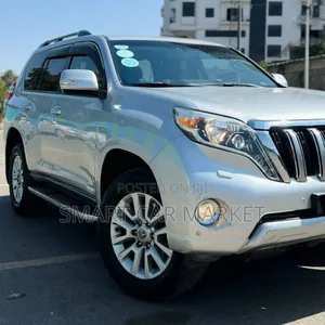Toyota Land Cruiser 2016 Silver