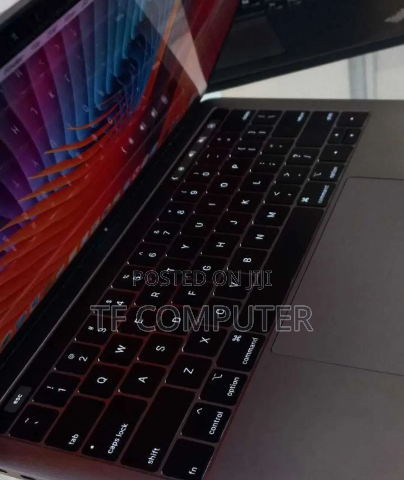 New Laptop Apple MacBook Pro 2018 8GB Intel Core I5 SSD 512GB