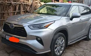 Toyota Highlander 2022 Gray