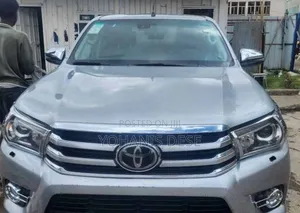 Toyota Hilux 2018 Silver