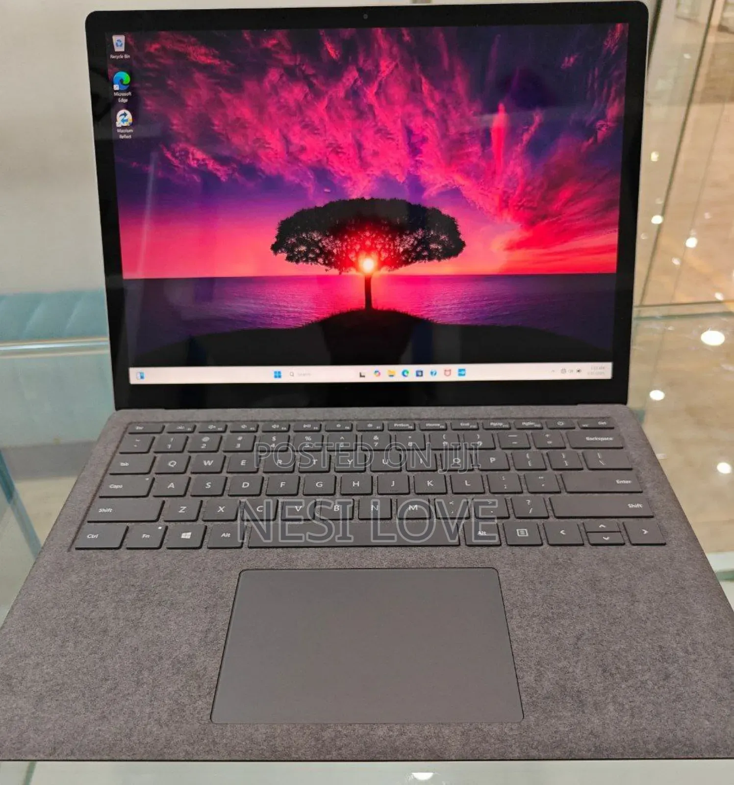 New Laptop Microsoft Surface 16GB Intel Core I7 SSD 512GB
