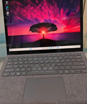 New Laptop Microsoft Surface 16GB Intel Core I7 SSD 512GB