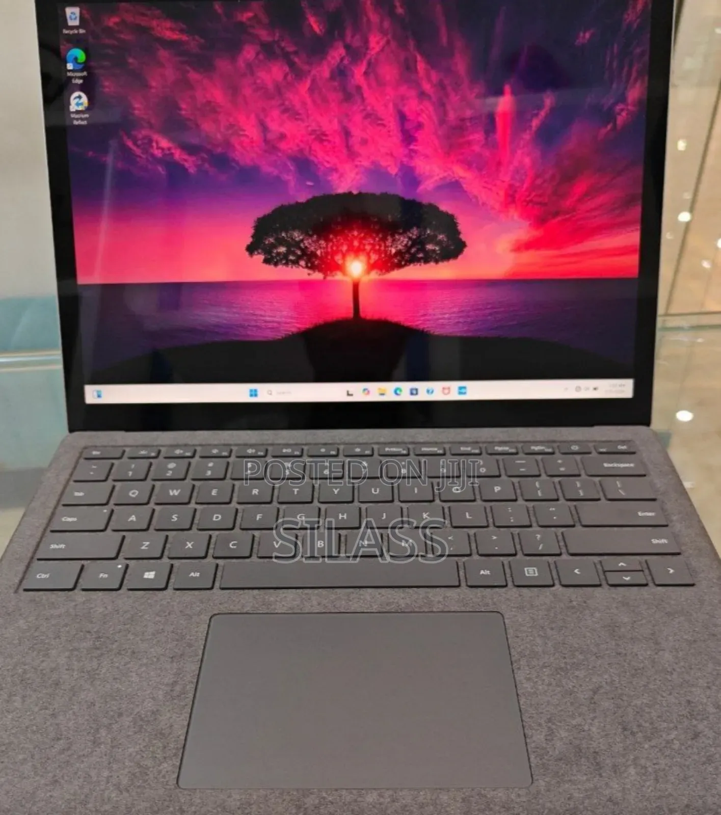 New Laptop Microsoft Surface 16GB Intel Core I7 SSD 512GB