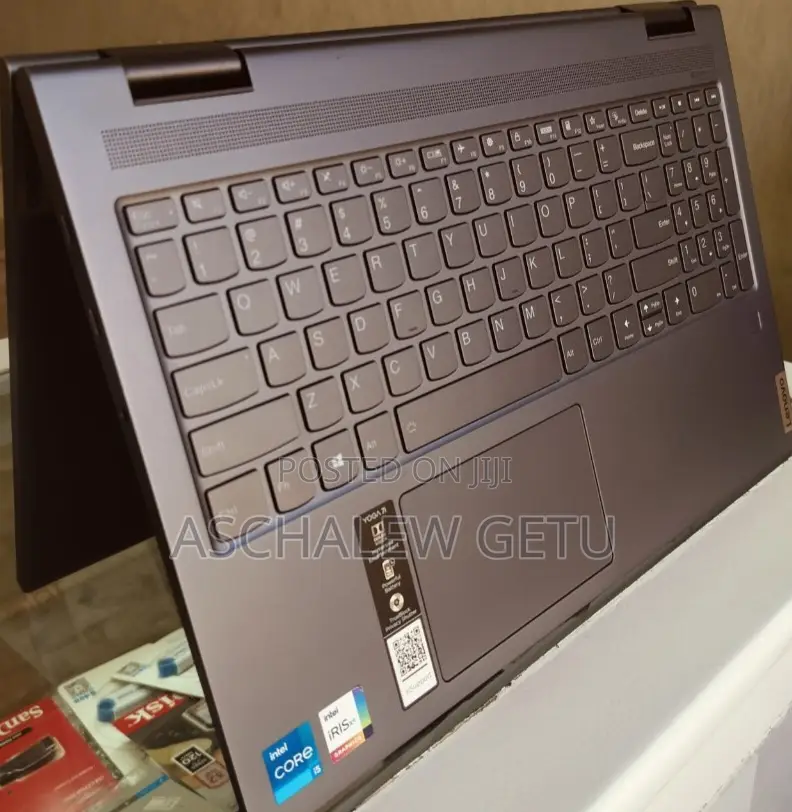 New Laptop Lenovo Yoga 710 8GB Intel Core I7 SSD 256GB
