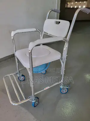 Commode Chair፶圜toilet Chair∆呸universal Caster Design弈πchair
