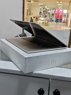 New Laptop Apple MacBook Air 2022 M2 8GB Apple M2 SSD 256GB